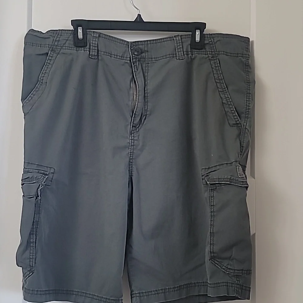 3 Pair Mens UNION BAY Cargo Shorts Size 42 Waist. Make offer on all 3. - Picture 5 of 8